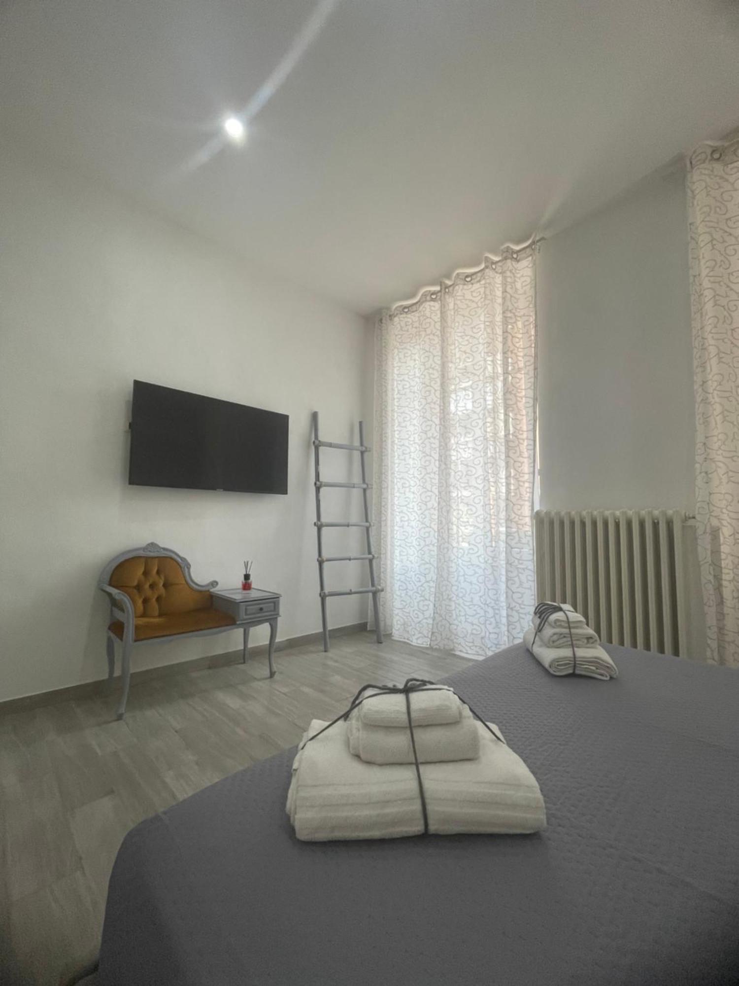 Apartmán La Casa Nel Viale Asti Exteriér fotografie